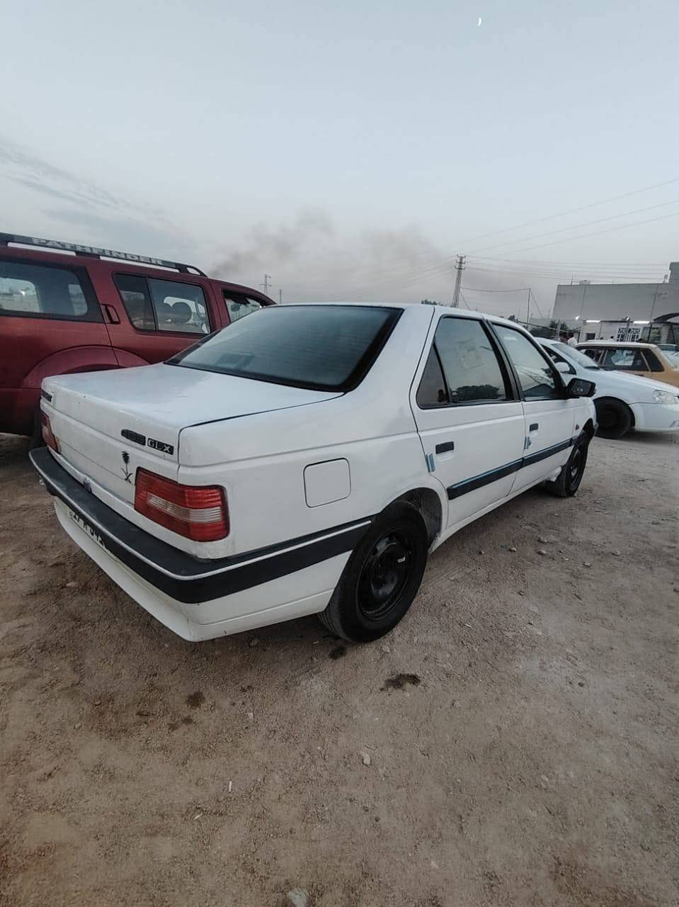 السلام عليكم بيجو 405مديل 10 رقم دولي تبريد شغال تخم تاير  حداديه جديده مكينه وكير كفاله مداور ثاني يوم سياره بيها مكانات صبغ بس اني ابيع احزام مكان سياره النجف الاشرف حي الرضويه السعر 30 وبيها مجال رقم الهاتف ***********

