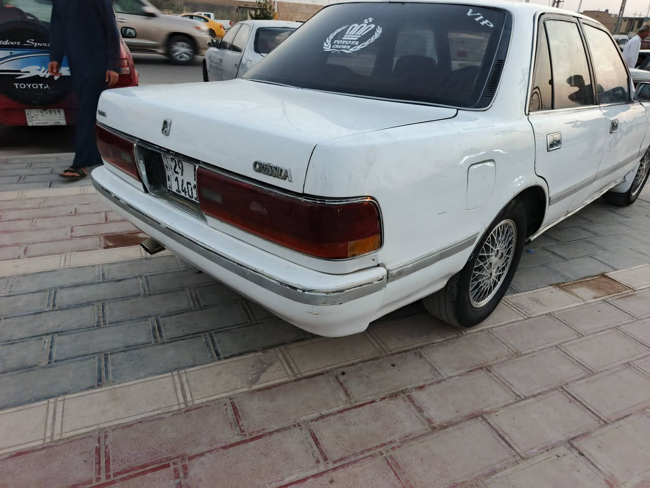 السلام عليكم مارك كربلائي موديل 91 محرك ونجي 4 محرك وكير وحداديه جاهزه تخم تاير سنويه جديده لل واحد وثلاثين راعيها يمي شرط التحويل مكفوله كص ونقل  وعيب شرعي مكان السياره الناصريه السعر 37وبيها مجال ***********///***********

نص مكتوب في الصور:
- LOCK