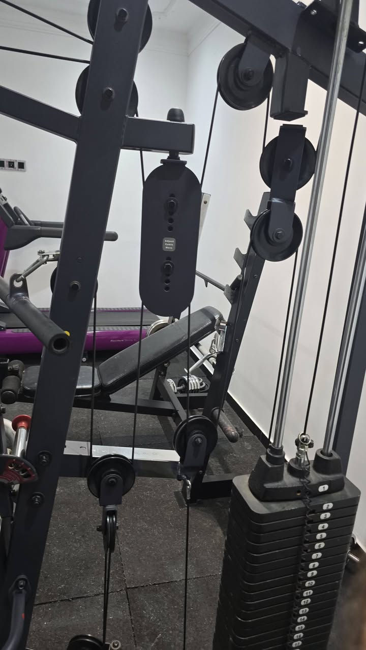 Body-Solid EXM3000LPS Multi-Station Gym
جهاز مالتي جم متعدد 
اكثر من 40 تمرين 
جهاز احترافي اصلي امريكي 
استيراد خاص
نظيف جدا بحالة الوكالة 
العنوان بغداد 
يوجد توصيل.
للأستفسار 
***********
***********
متوفر واتساب
