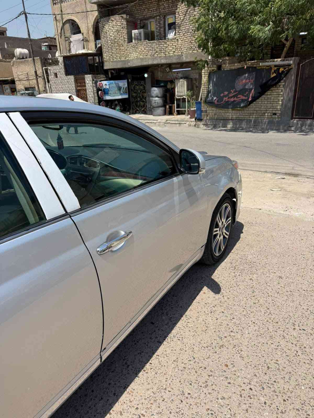 سلام عليكم
تويوتا افلون موديل 2012 
سياره نص فول وارد امريكي حادثه جاملغ خلفي ضهر سايق وجاملغ امامي جهه سايق بدون دواخل سياره صبغ حزام جاهزه كير مكينه تبريد خير من الله صدر 80 /100سياره رقم بغداد تحويل ثاني يوم سياره بيه شغلات بسيطه نقص بيه 4 حساسات صالنصه واكفات وبيه شغلات بسيطه بعد غرفتهه يرادلهه ترتيب سعر110
ستفسار ع رقم تالي ***********

