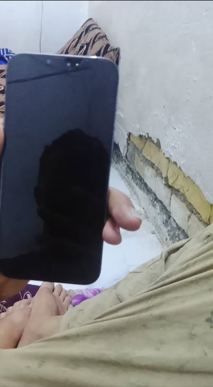 سلام عليكم ايفون ١٣ برو ماكس ذاكره ٥١٢ بطاريه ١٠٠ مبدل شاشه وبطاريه وكامرات والايسي مالته يرادله تبديل لان الكيبل لازم ترفع الكفر يله يشحن رايده ب٣٥٠ وبي مجال مكاني بغداد  دوره ***********
