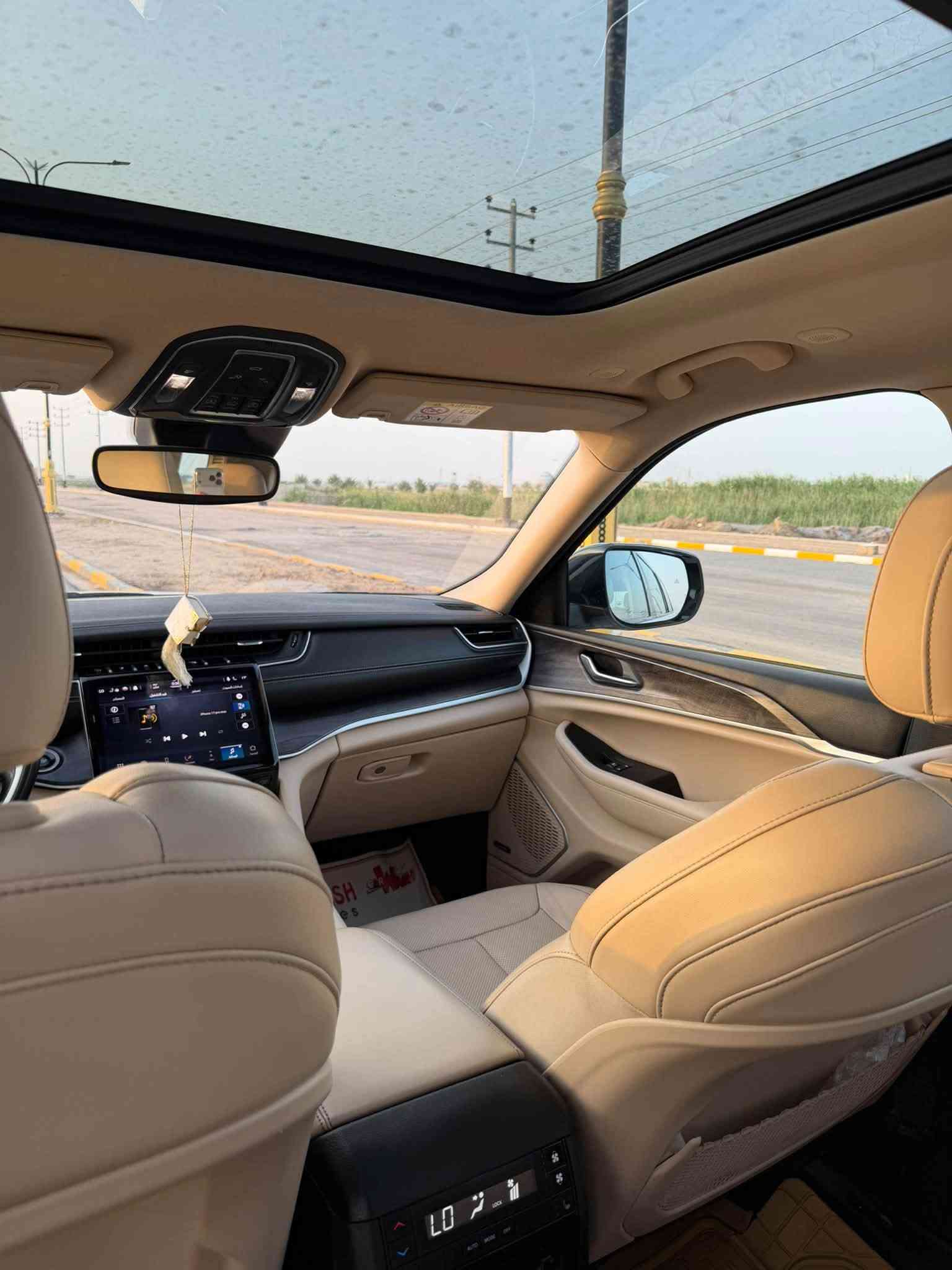 جيب لمتد 2021 خليجي jeep 
7 راكب 
مكفولة كفالة عامة
فول مواصفات
رادار امامي وجانبي
داخل ابيض
سماعات ALPINE
بنوراما 
اضائة داخلية
ماشية 68mi 
تبريد وتدفئة كشن
العنوان ميسان وبغداد 
للاستفسار ***********
السعر 31 وبيها مجال
