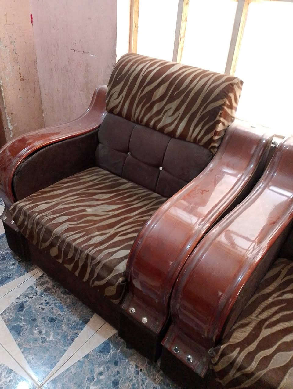 بغداد بلديات مقابل نادي صناعة 
رقم هاتف *********** معروض 100بي مجال قليل
