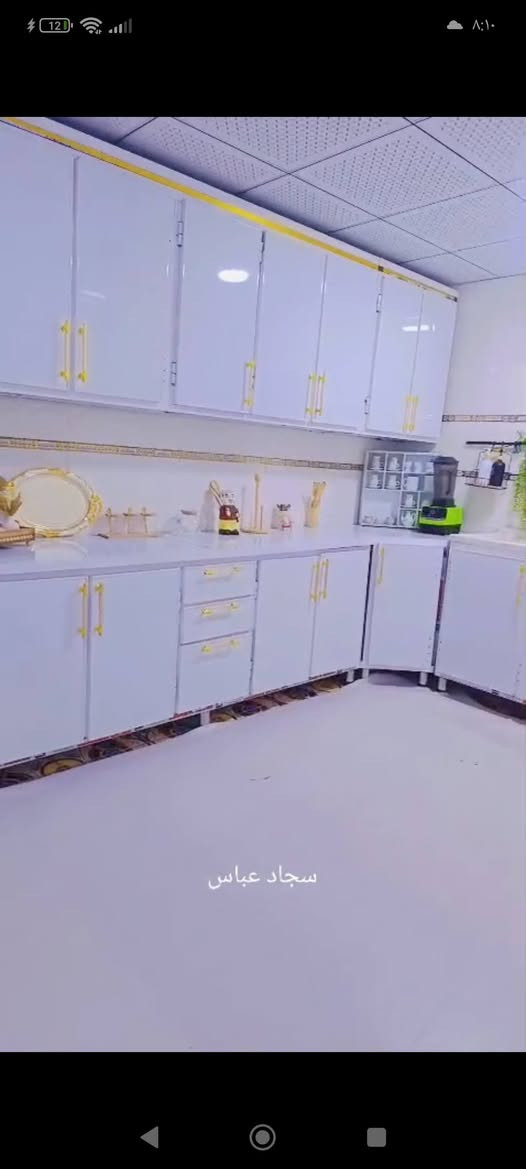 سلام عليكم بيت ميه مخمسين متر طبقين طابق الولد قرفتين وصاله كلش كبيره وحمام دخلي وموزع ومطبخ كلش اربعه بتلاثه وديون عشر مترات وطارمه وطبق ثاني قرفتين وهول سبعه متر ومطبخ وحمام وتوليت درجه خرجي مجر 250 ثني بيت عله ركن كلش مرتب البيت سعره 85وبيه مجال مكاني الحيانيه شارع ستين عله المستطيل رقمي ***********
