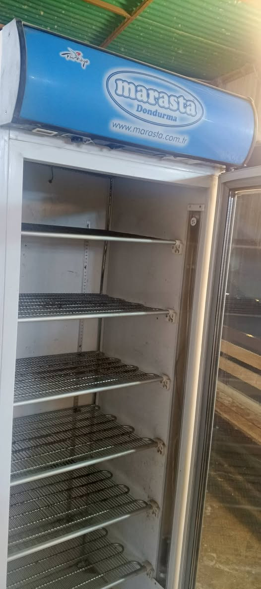 السلام عليكم.من رخصت مدير الكروب 
مجمده عاموديه للبيع نضيفه جدا 
العنوان الراشديه. السعر 600 وبيه مجال 
للاستفسار ***********
