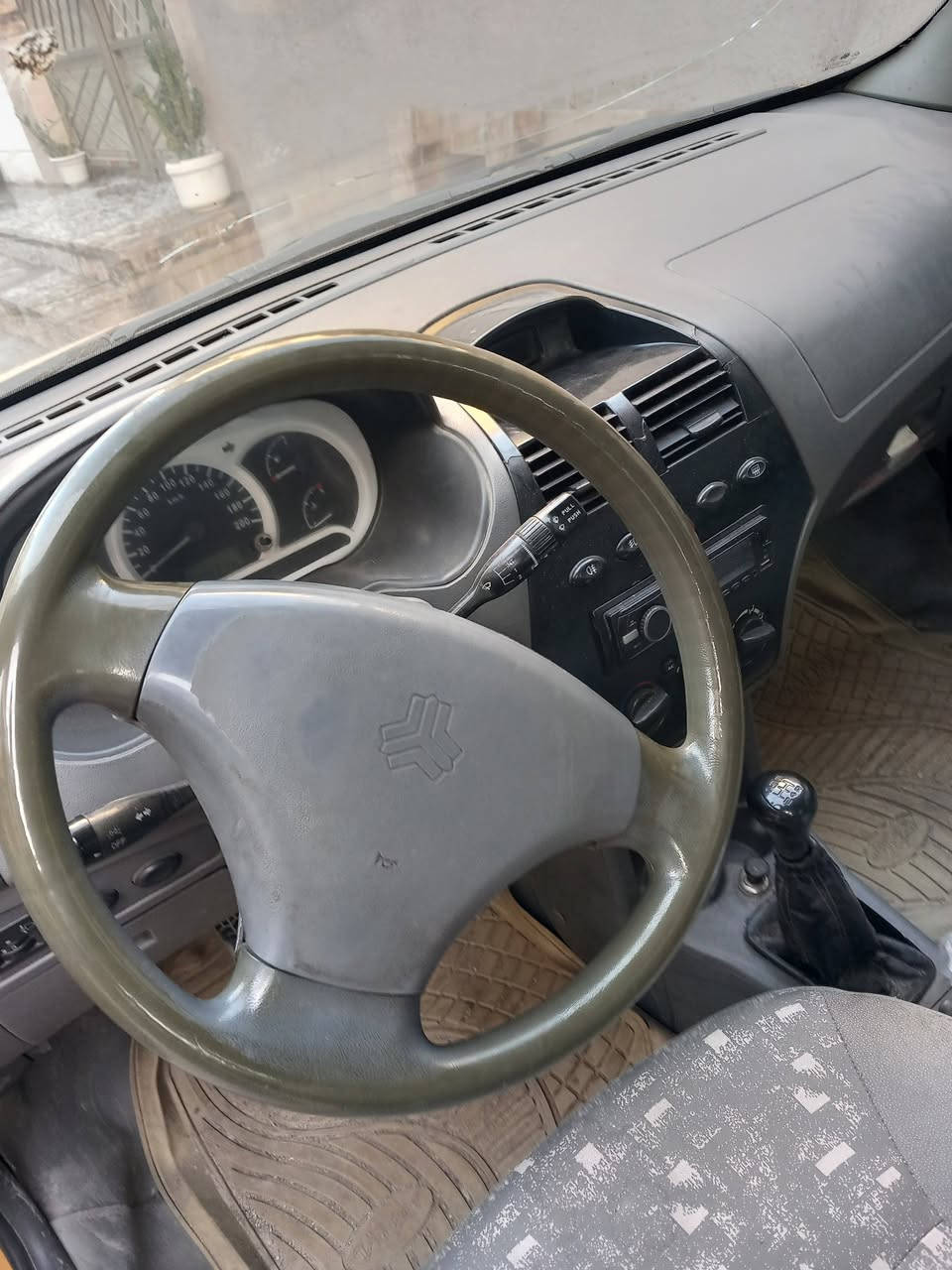 سياره تكسي طيبه موديل٢٠١٥ المحرك عاطل مفتر بدون ضربه السعر ٢٩ ورقه العنوان بغداد سبع ابكار ت***********
