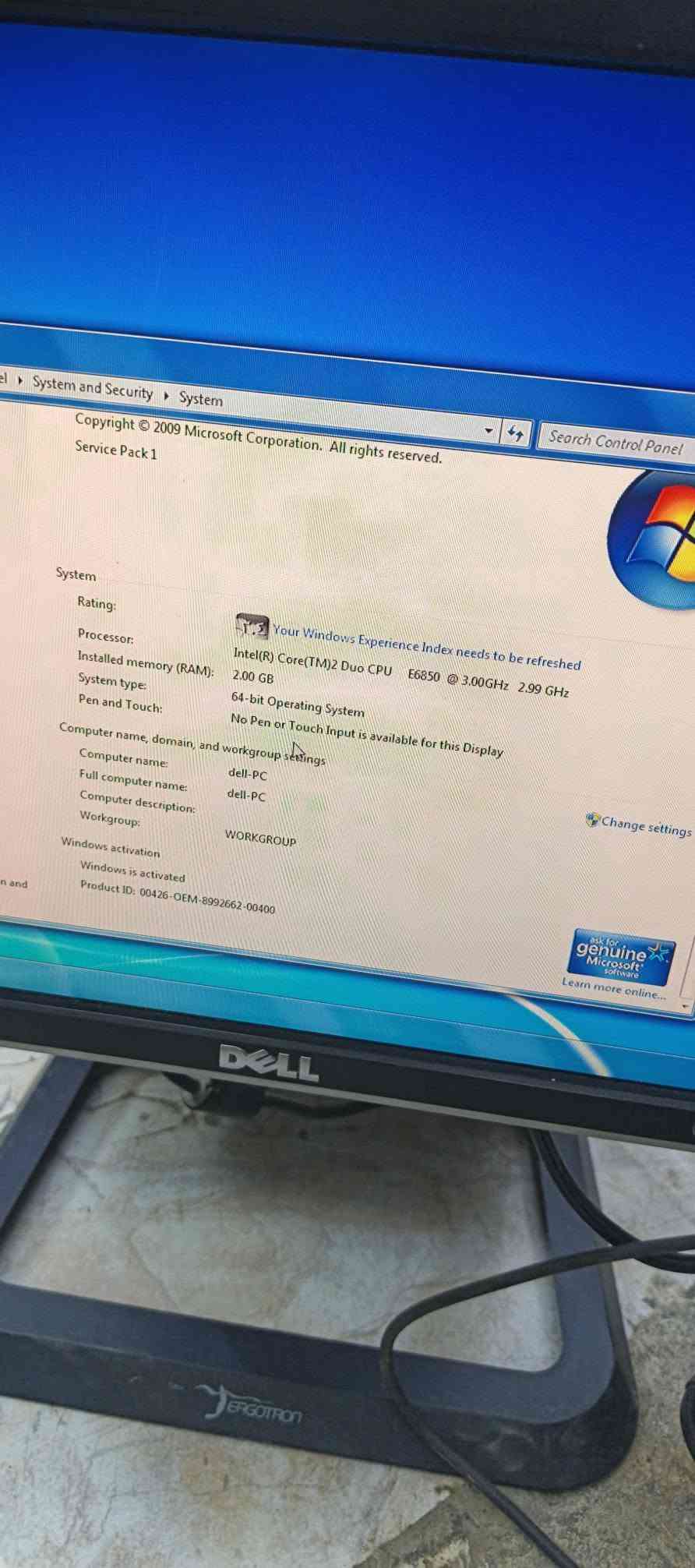 كمبيوتر مكتبي مع شاشه للبيع  مواصفاته رام 2 كيكا و هارد 128ssd باقي مواصفات  معروضه بل صورة 
بسعر 50الف فقط يوجد توصيل لجميع محافظات 
للاتصال و الاستفسار عل رقم ***********
