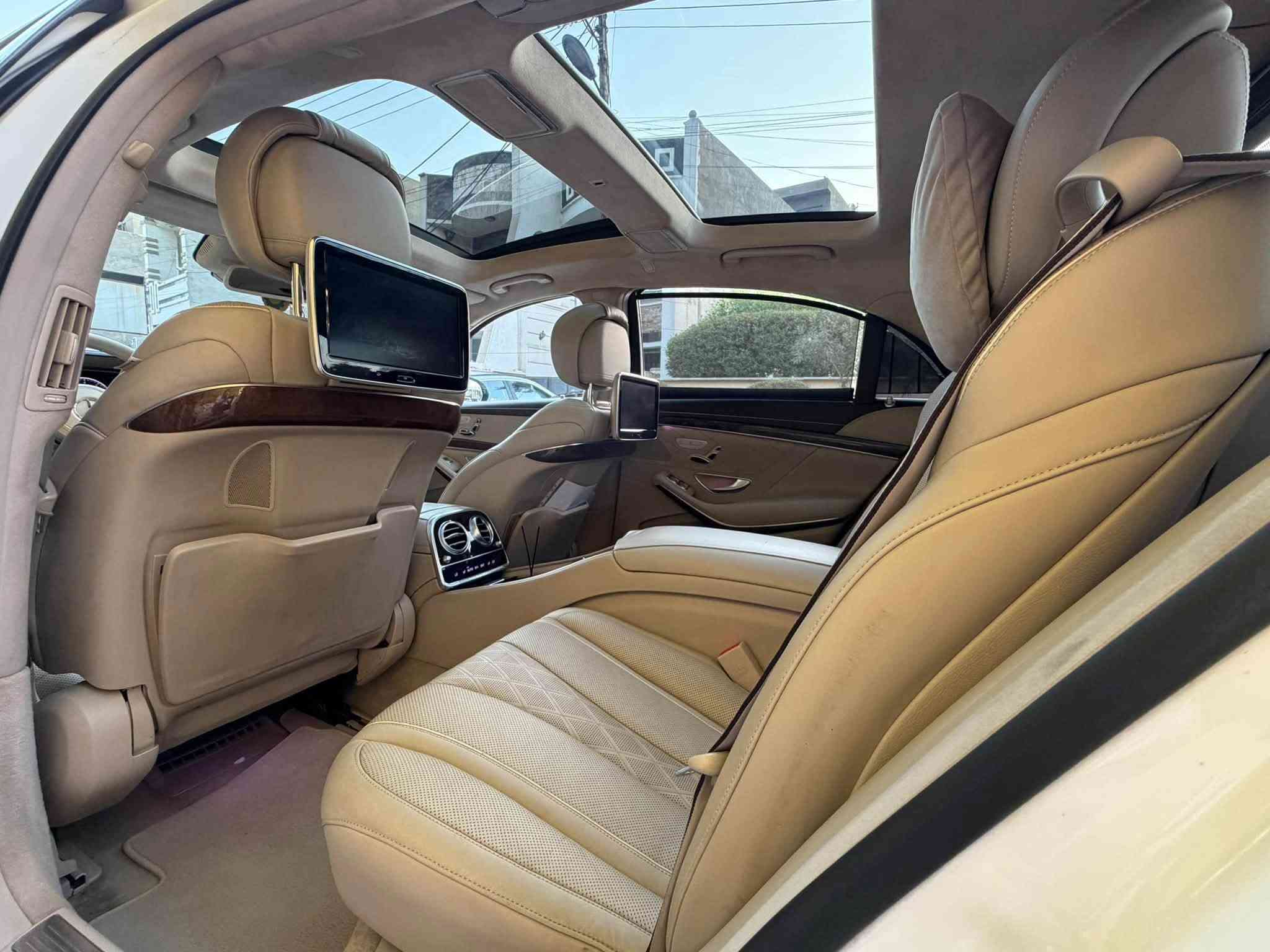 Mercedes Benz
S Class 

Bcm

500 vip

91.000miles

2014

الرقم للجاد بالشراء

***********

***********
