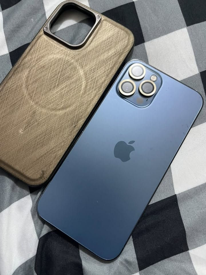 iphon12promax
ذاكره 256 بطاريه 75 بلادي مبدل شاشه فقط اصلي 3خيارات جهاز بي نقطه بلشاشه ما مثره ابد نضفته تخبل السعر 475 بي مجال للشراي *********** مكاني بابل حله مركز المدينه

نص مكتوب في الصور:
- حول الاسم iPhone إصدار iOS 26.6 اسم الطراز iPhone 12 Pro Max رقم الطراز MGDF3AA/A الرقم التسلسلي F2LFF4BF0D56 انتهت صلاحية التغطية سجل تاريخ القطع والخدمة الأغاني 0 الفيديوهات 56 الصور 1,227 التطبيقات 27 السعة 256 غ.ب. متوفرة 194.14 غ.ب.
- حالة البطارية والشحن رسالة مهمة حول البطارية حالة بطاريتك متدنية جدًا. يمكن أن يبدل أحد مزودي خدمة Apple المعتمَدين البطارية لاستعادة الأداء والطاقة القصويين. العثور على خيارات الخدمة... الحد الأقصى للقدرة 75% هذا قياس لقدرة البطارية مقارنة بقدرتها عندما كانت جديدة. قد تتسبب القدرة المنخفضة بتقليل ساعات الاستخدام بين عملية الشحن والأخرى. أقصى قدرة للأداء ستساعد الأنظمة المضمنة في النظام والمكونات في تخفيف آثار الأداء التي قد تلاحظها أثناء التقدم الكيميائي في عمر بطارية iPhone. شحن البطارية المحسن للحد من استنزاف عمر البطارية، يتعلم الـ iPhone من عادات الشحن اليومية، بحيث ينتظر ولا يتجاوز 80% حتى يحين موعد حاجتك إلى استخدامه.