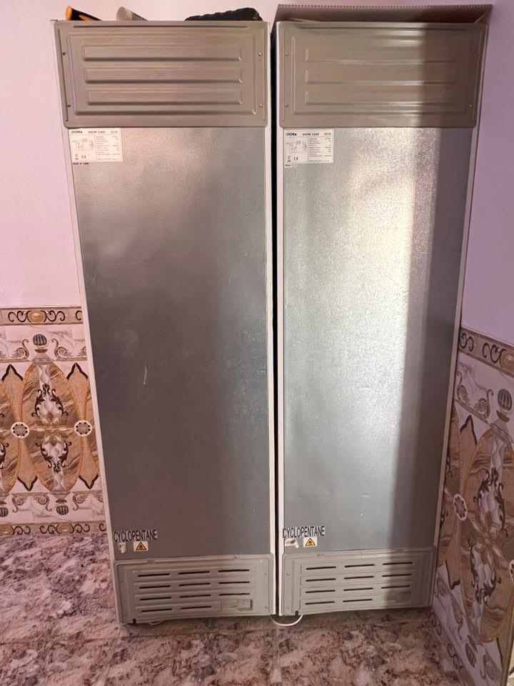 للبيع للبيع
عارضات  العدد. 2السعرر   مليون 

ستانات  محل. ملابس 
المسطره.العدد. 40السعرر 6الف

ستاند العدد 80او اكثر السعرر 3الف 
الستانات بيع كامل موو مفرد 
الخاص مفتوح علق اني ادخلك 
الرقم ***********
