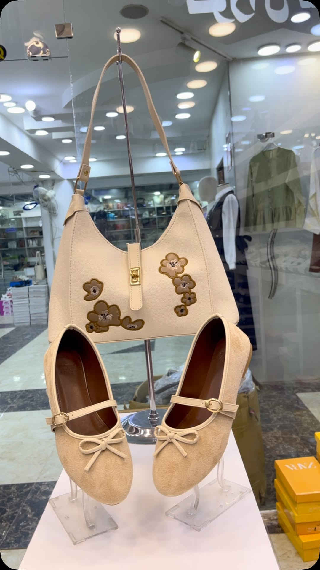 كوزال شوز
سعر السيت 30,000 الف#
العنوان📍بابل-حله-شارع ٤٠-جواهر مول-الطابق الارضي
