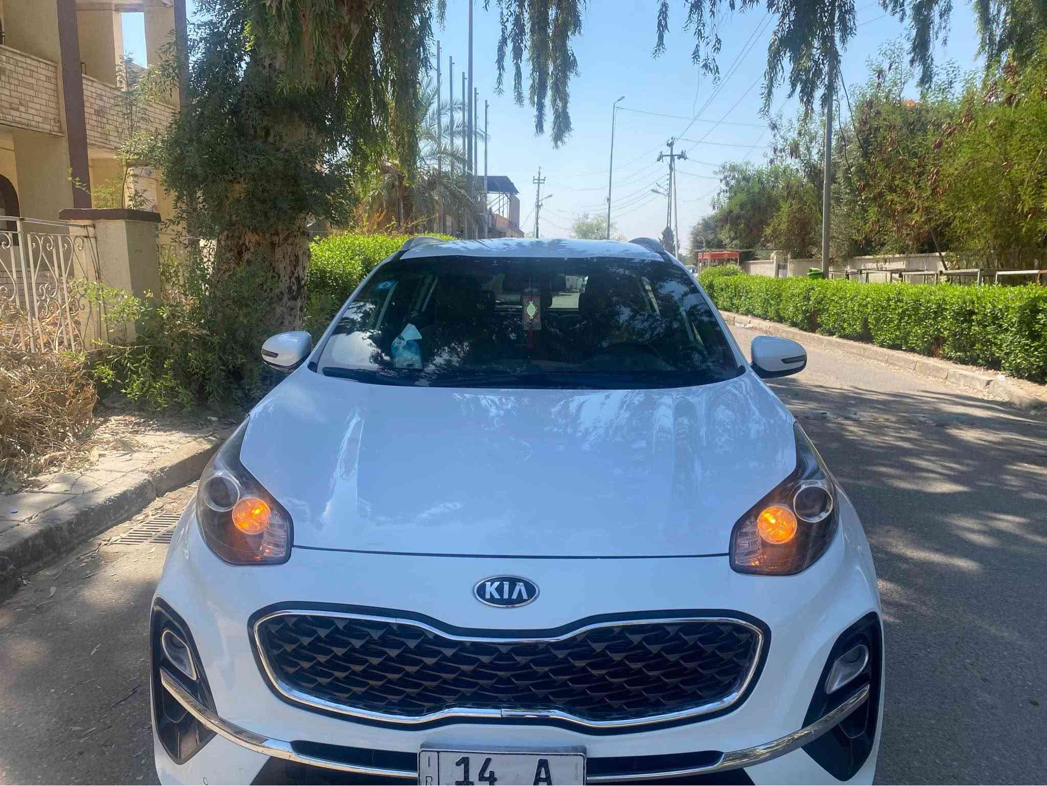 كيا سبورتاج 
نص فول خليجي 
كشن جلد 
حساس أمامي وخلفي 
كامرة 
تحكم إستيرين فول 
أنظمة قياده ٣
شاشة لمس 
تبريد قطعتين 
رقم بصرة مميز 
الشراي يتصل 
***********
*********** القرنة, البصرة
