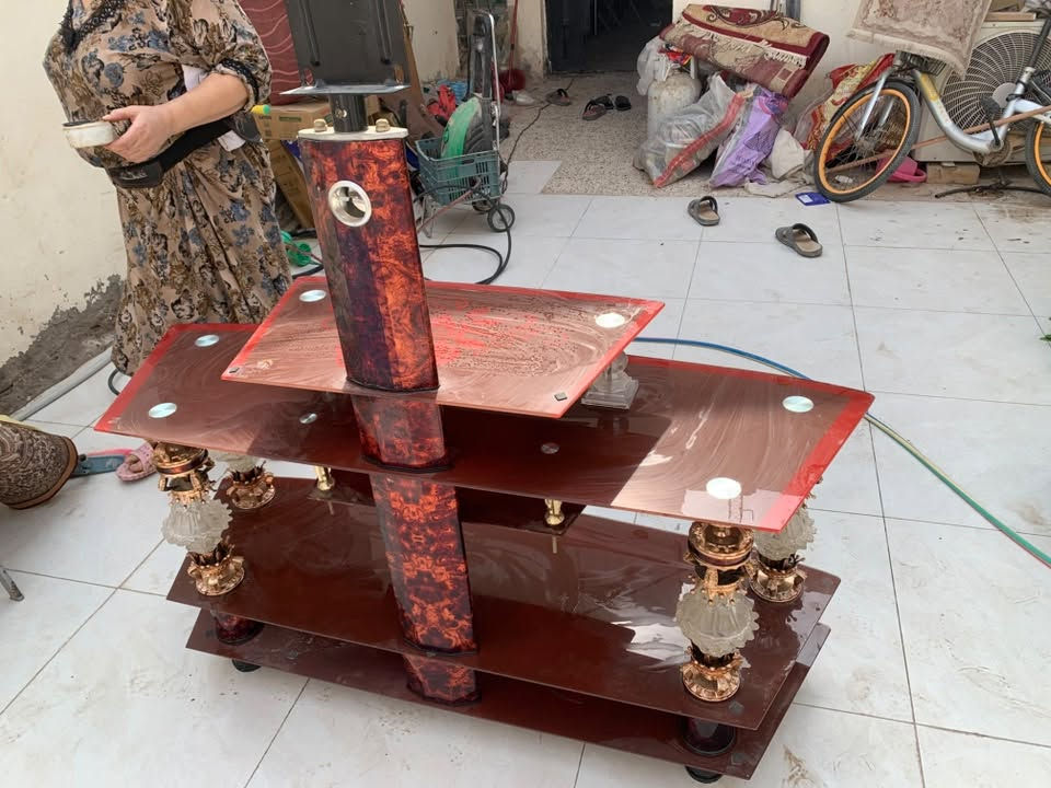 ميز بلازما • نضيف
