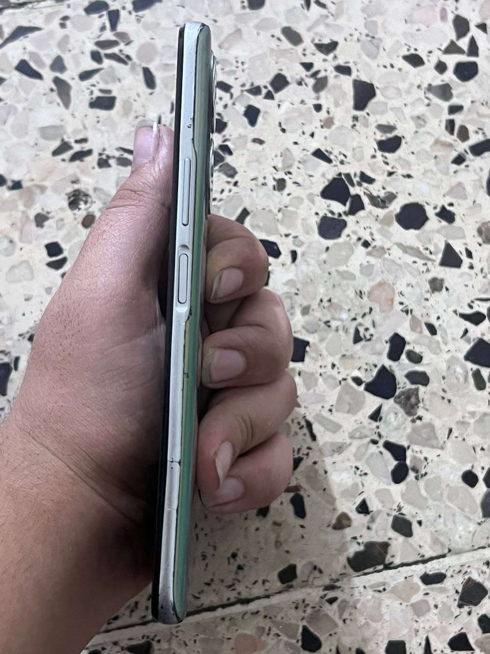 سلام عليكم ورحمة الله وبركاته

جهاز هونر 7x
الذاكره 256

الجهاز نضيف بس مثل ماموضح بي فطر بل شاشه بس ممثر على لمس سعر الجهاز 100 المكان بغداد مشتل كراج بعقوبه ♥️ الرقم ***********
