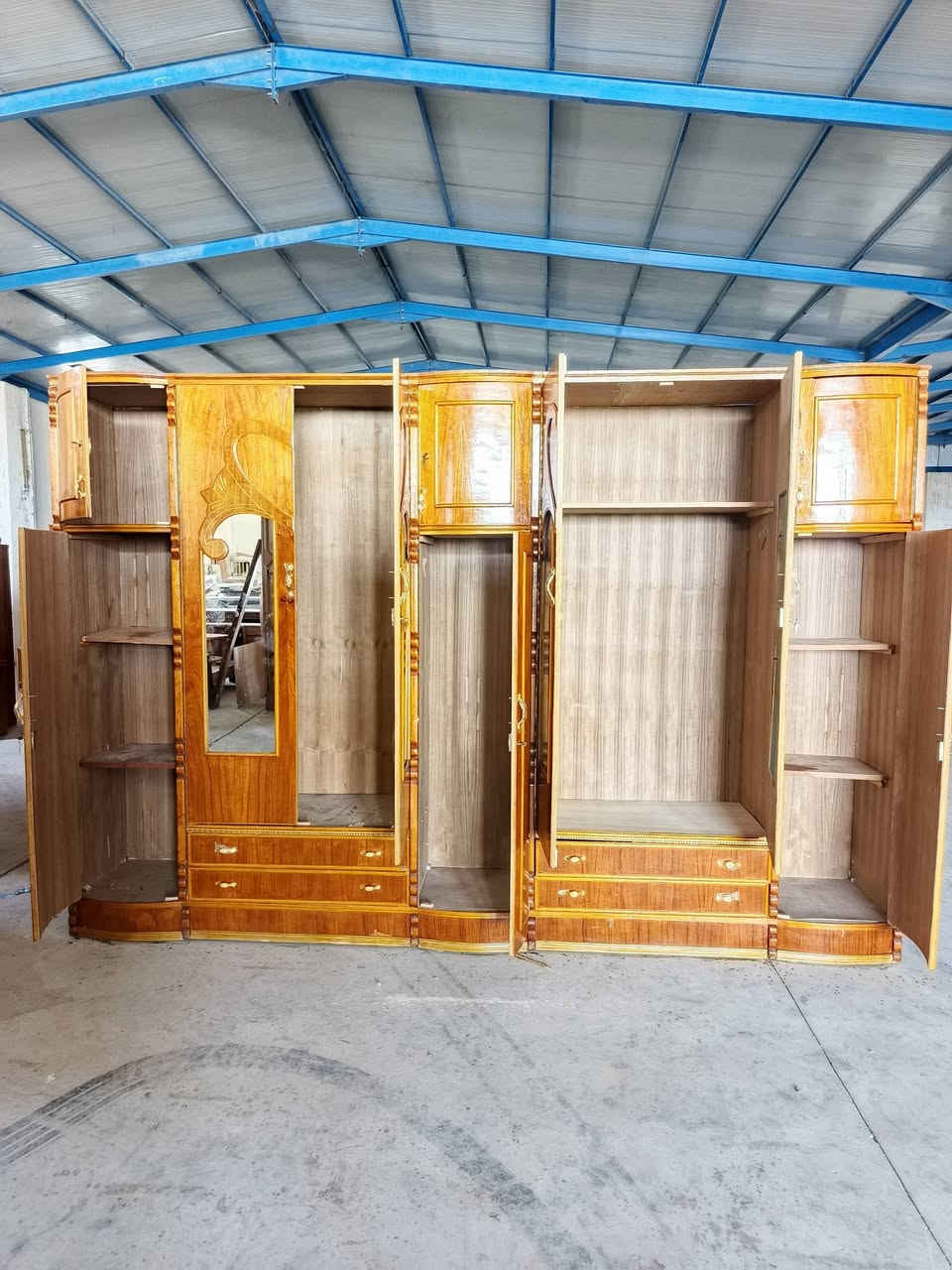 السلام عليكم غرفه اخشاب نضيفه كلش و حطاطه صاج داخل خارج  بدون ضرر الشراي ينتصل ويدلل ***********بي واتساب المكان هبهب الأن اكو توصيل 
اشتري غرف وبيع +مراوس شعندك غراض اشتري
