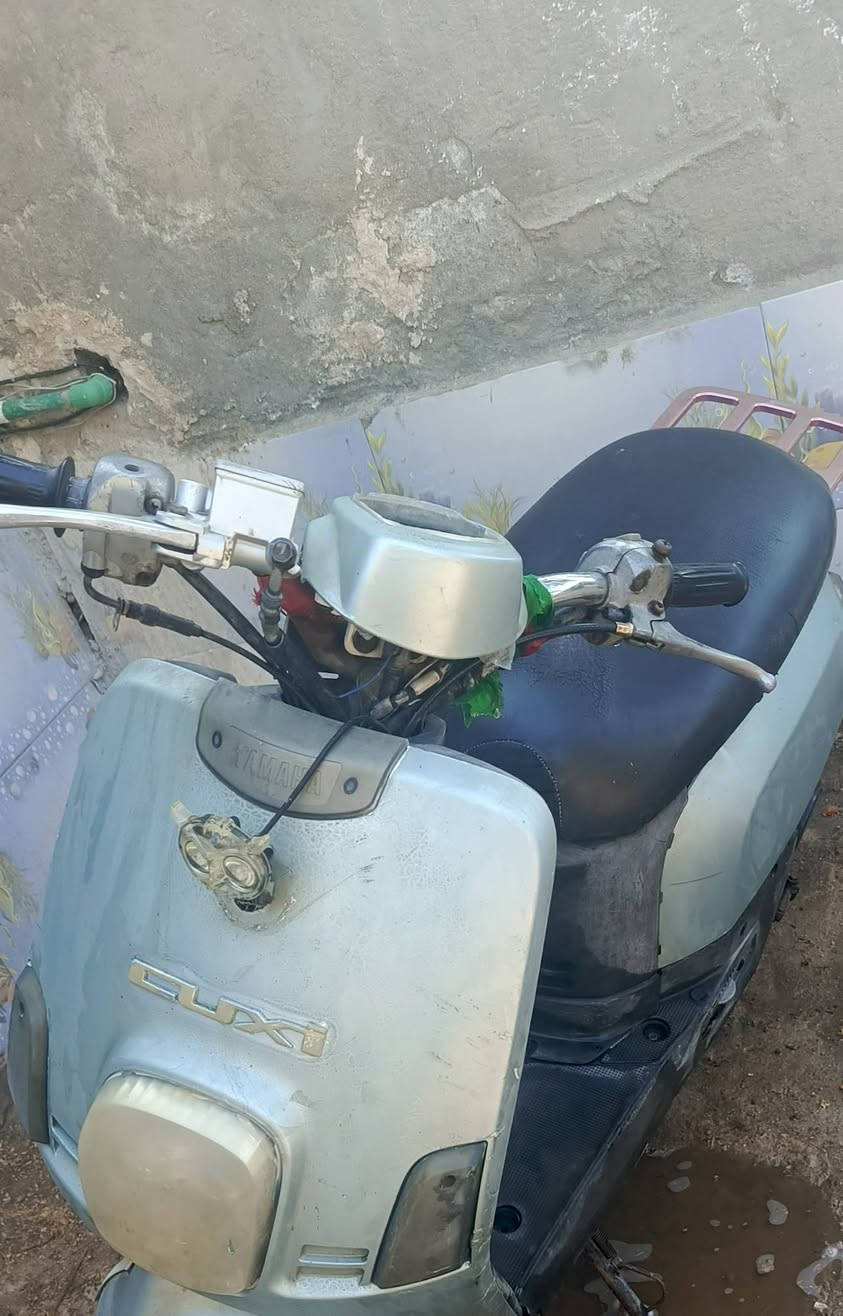 درجة بوليسي  بوشه55
شغلها هندر او سلف بس الباتري كعد 
سعره 450او بيها مجال  رقم ***********
