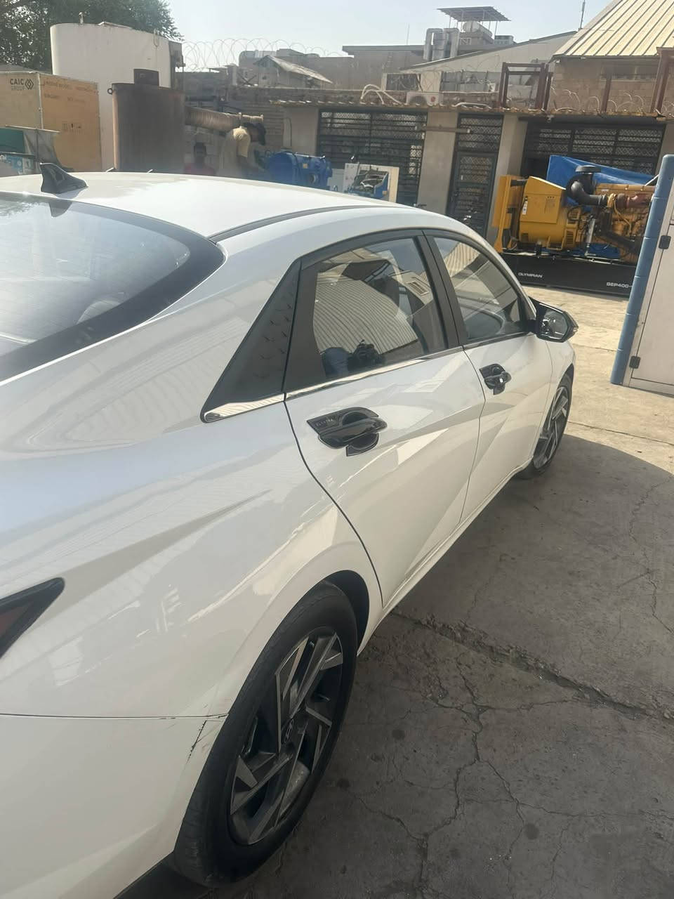 ماشيه 49 الف km
رقم أربيل بيهة ملاحضات بسيطة 
المواصفات فوووول 1-محرك 1500 دبل نوزل دوش2- شاشه ديجتال 3-بصمه 4-كشنات جلد 
5-هند بريك بصمه 6-اوتو هولد 7-فتحه سقف               
8-محرك 1500دبل نوزل 9حساس لايت /حساس خلفي بلادي 
حساس أمامي بلادي 10-تبريد قطعتين
11-كاميرا خلفيه بلادي /جي بي اس /نضام تشغيل الكاميرات 
شاشه  كبيره اصلي ابل كار بلي  /نضام ترحيب /مري شفط
12-نضام مود درايف إيكو وسبورت و عادي /تحكم ستيرن فول 
13-ويل كب كروم حجم 1 /لد امامي نهاري /مانع انزلاق
مانع انحدار / لايت عدسات زنون  /ايرباكات /جهاز موازنه ABS 
 السعر 💰 137 وبيهه مجال 
📍العنوان: بغداد الكرادة 
رقم الهاتف :***********
