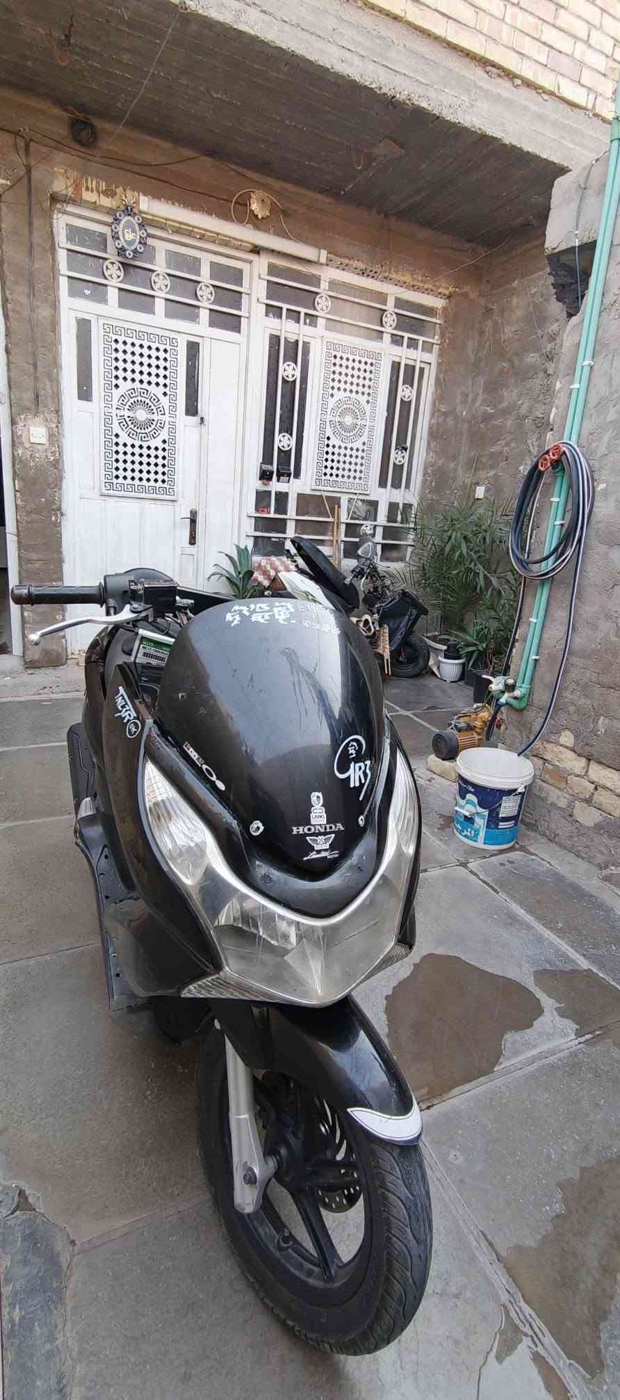 بيسي اكس جيل اول وكاله من التيار للتاير بغداد عبيدي
السعر(ملون و400) وبيها مجال 
تواصل. ***********
