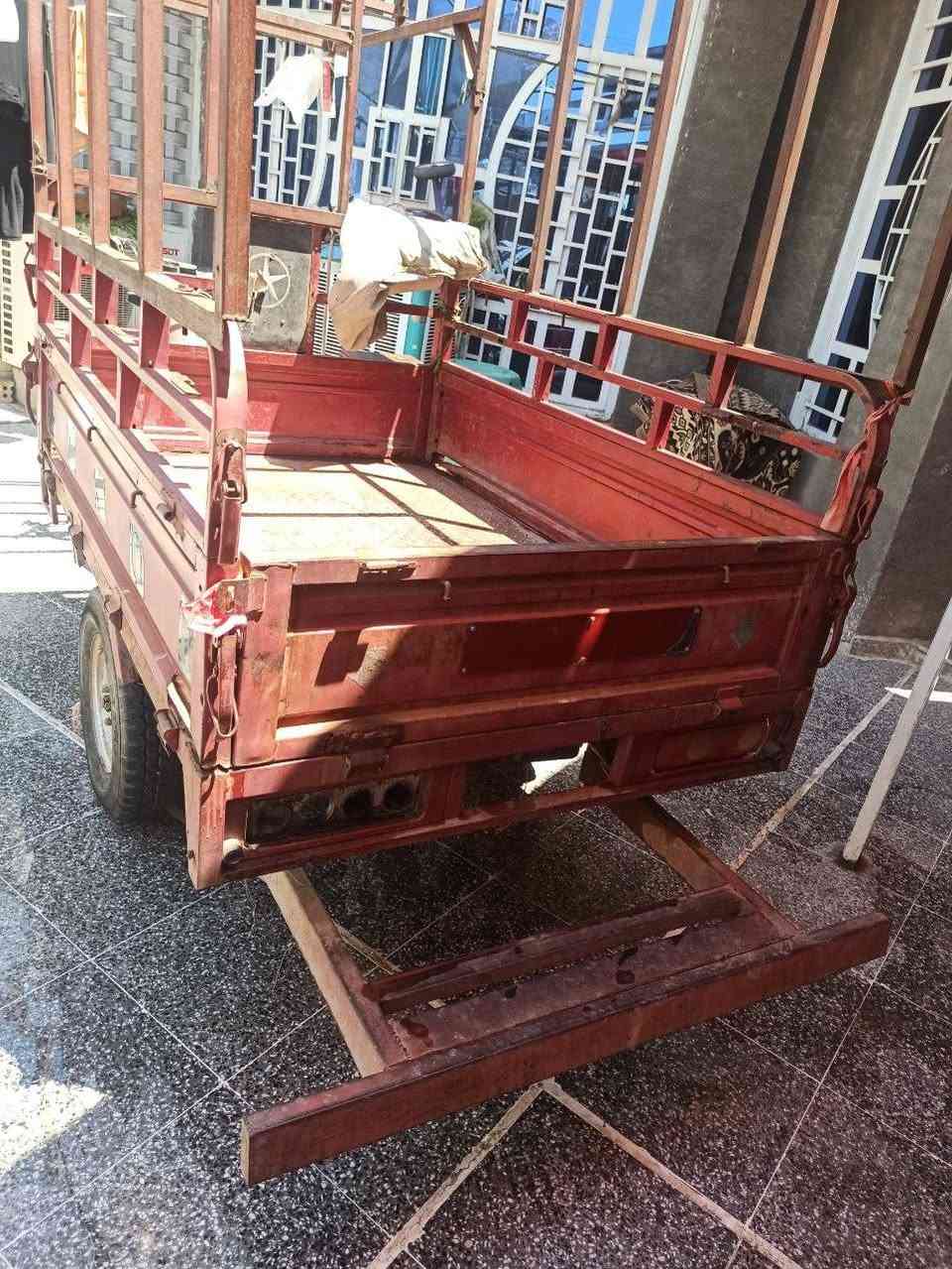 للبيع السعر 900 وبيها مجال قليل اوراق بيها مكاني حسينية المعامل بغداد *********** حتى واتساب بي
