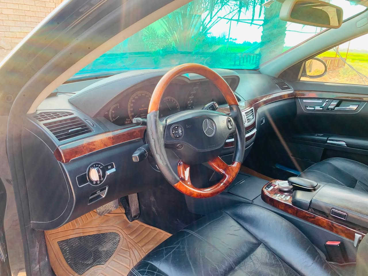 السلام عليكم مارسدس بنز s550 وارد يابان بيه دور جاملغ الخلفي صبغ بصيط الباقي كفاله فول واحد على واحد كلشي بيه شغال. مواصفات بعى معروفه الباب الطويل او شفط  وكلشي باين بلصور اي استفسار  *********** 
سعر سياره 190 بي مجال بصيط سياره ترقيم جديد قرار 102 بعده بريحت الشركه.
