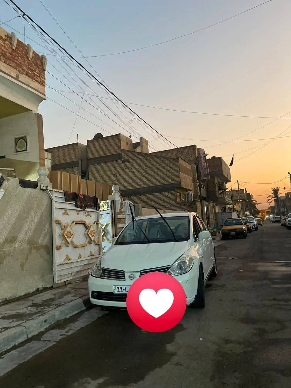 سلام عليكم اخواني الأعزاء
نيسان تيدا موديل ٢٠٠٧_٢٠٠٨ 
السيارة خير من الله كير AT
مكينة خير من الله 
باتري جديد + تخم تايرات جديد 
بيها حادث جاملغ ورى السائق 
مضبوغة عام الان جانت صفرة 
لون ابيض 
السعر 60 بيها مجال حك الجيه
مكان السيارة بغداد 
للتواصل ماسنجر واتس 
***********

