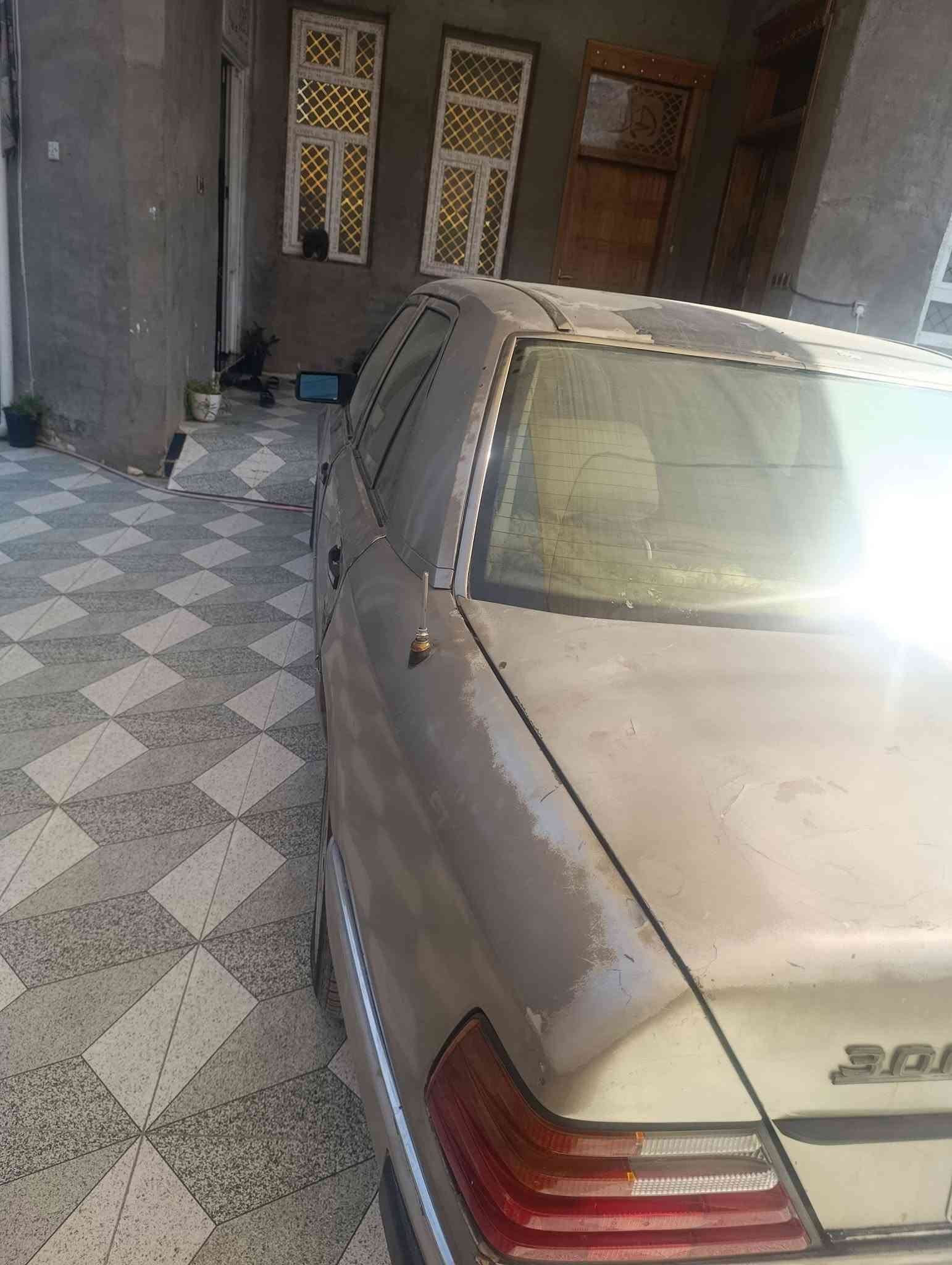مرسيدس • موديل ٨٦ • رقم بغداد