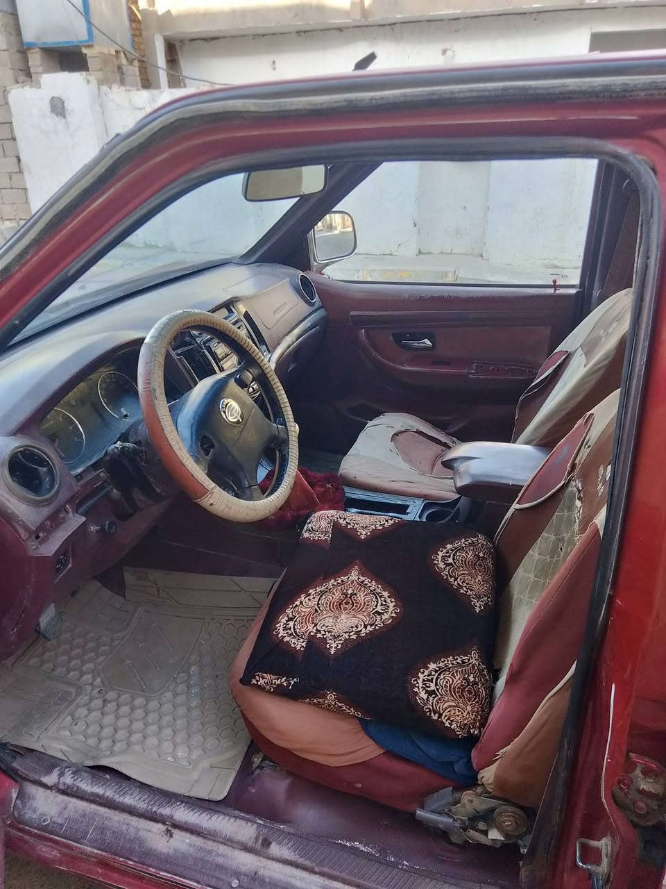 السلام عليكم ورحمه الله غنوه لون موروني جير عادي جير ومحرك خير من الله كهربائيات فول سياره صدر ثوب رقم انجليزي رقم الهاتف *********** السعر 37 وبيها مجال
