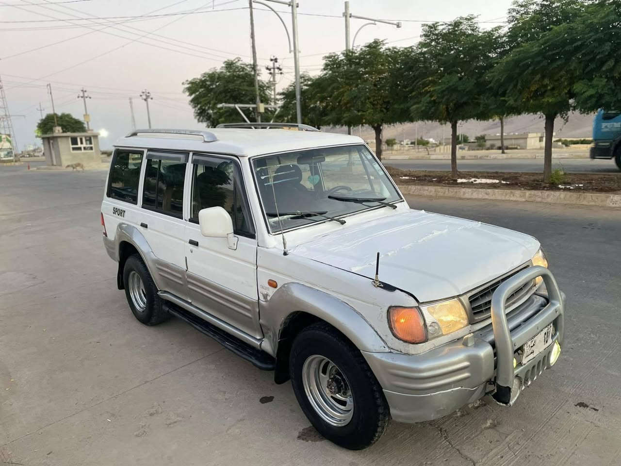گالوبەر مۆدیل V6 2002ئاڕم سۆران گێڕو مەکینەو ئکسل توندوتۆڵی بەشەرت کارەبای کامل ئیش دەکات دەعم ولێدراوی نیە بۆیاغی زۆر کەمە وەرگەڕان بەشەرت خایس ڕزیوی وشانسی بەشەرت چوارتایەو ویلی شازی بۆبەستراوە .ماشاءاللە دەشبول وبەردەرگاوو ناوی لۆک ماوەتەوە  تەنها 19گەڵا شوین دەوروبەری ڕانیە ***********فایبەر واتساب رانية, السليمانية
