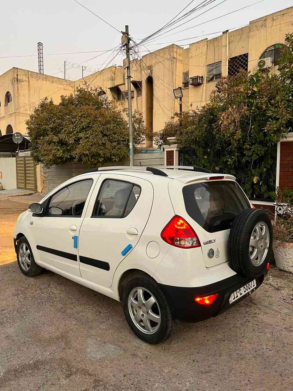 باندا كروز  موديل 2013 رقم بغداد مشروع وطني بأسمي
سنويه هزه ورقم جديد مكفولة من الضربة والصبغ 
كير ومحرك وتبريد مكفول  تخم تاير وحداديه جديده
غرفتها جديده وشادلها شاشة اندرويد عده اسبير 
كلة كامل بدون نواقص عارضها 55 وبيها مجال للشراي 
عنواني السيدية رقمي ***********
