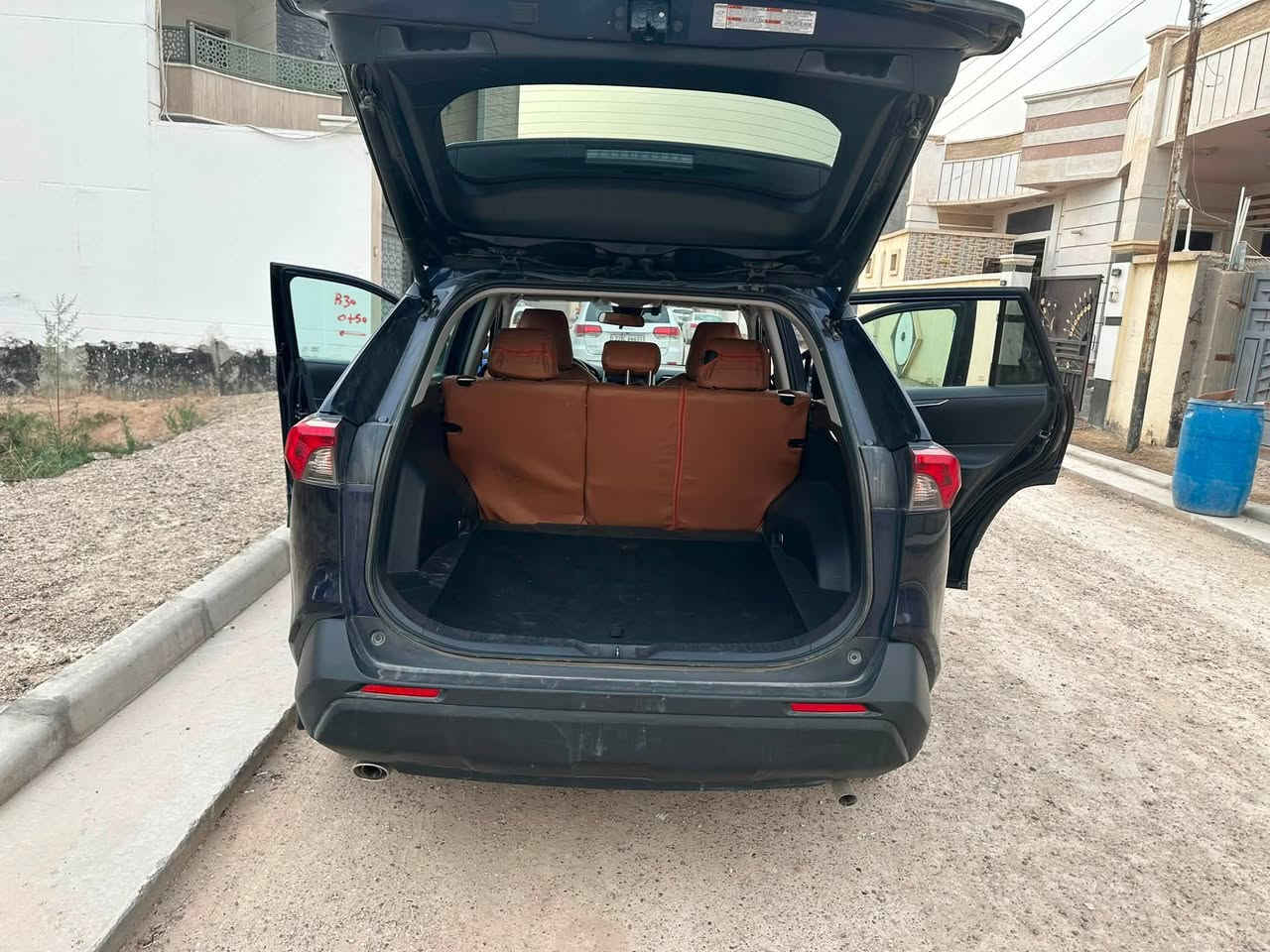 سلام عليكم
‏Toyota RAV4  XLE 2024  فول مواصفات 
رقم اربيل 
مكانهه الانبار
اللون . نيلي
عداد المسافه 64 الف كيلو متر  
حجم المحرك 4 سلندر (2.5L) 
المواصفات :
بصمة ابواب
بصمة تشغيل عن بعد 
صندوق شفط كهربائي 
فتحة سقف سلايد
كشنات جلد +تدفئة 
استيرن تدفئة 
رادار أمامي(تحديد مسار)
رادار جانبي (نقاط عمياء)
رادار خلفي امامي (التحذير من الاصطدام)
تحكم وضعيات القيادة Drive Modes 
اوتو ستارت (Auto start)
اوتو ستوب(Auto Stop)
هاند بريك بصمة
اوتو هولد(Auto Hold)
تحكم وضعيات القيادة ECO,NORMAL,SPORT
مانع انزلاق+ABS
حساسات خلفية+كاميرا
تحكمات استيرن
نظام اطفاء المحرك اثناء التوقف 
الضرر بنيد وجاملغ  والجاملغ الثاني مجرد بي اصبع فقط بدون ايرباك شواصي سليمه 
ملاحظه 
السعر 215 بيها مجال 
الرقم 
***********
