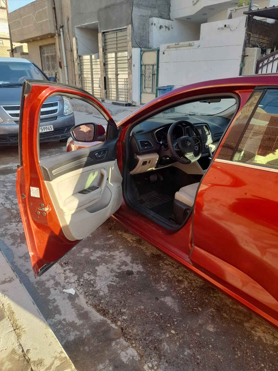 السلام عليكم للبيع رينو ميكان 2019 رقم بغداد دولي سياره حره تحويل ثاني يوم  كير مكينه تبريد🥶 مكفول صدر جديد سياره خير من الله سياره اقتصاديه بها نظام ايكو جام4 اوتو شاشه ترحيب  سياره نضيفه ترايها حلو بيه  صبغ باب الصدر وجاملغ الامامي .السعر 85 وبيه مجال للطيبين مكاني بغداد هذا الرقم للإستفسار ***********
