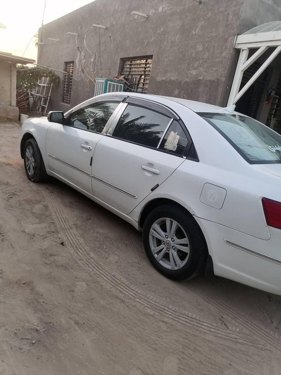 سلام عليكم سوناتا خليجي   مديل 2010  
للبيع  سياره جاهزه من كلشي
محرك نضيف
حداديه جديده
تبريد فول
تخم تاير 
سياره نضيفه 
مكان ديوانيه غماس 
السعر 120 وبي مجال 
      ***********
