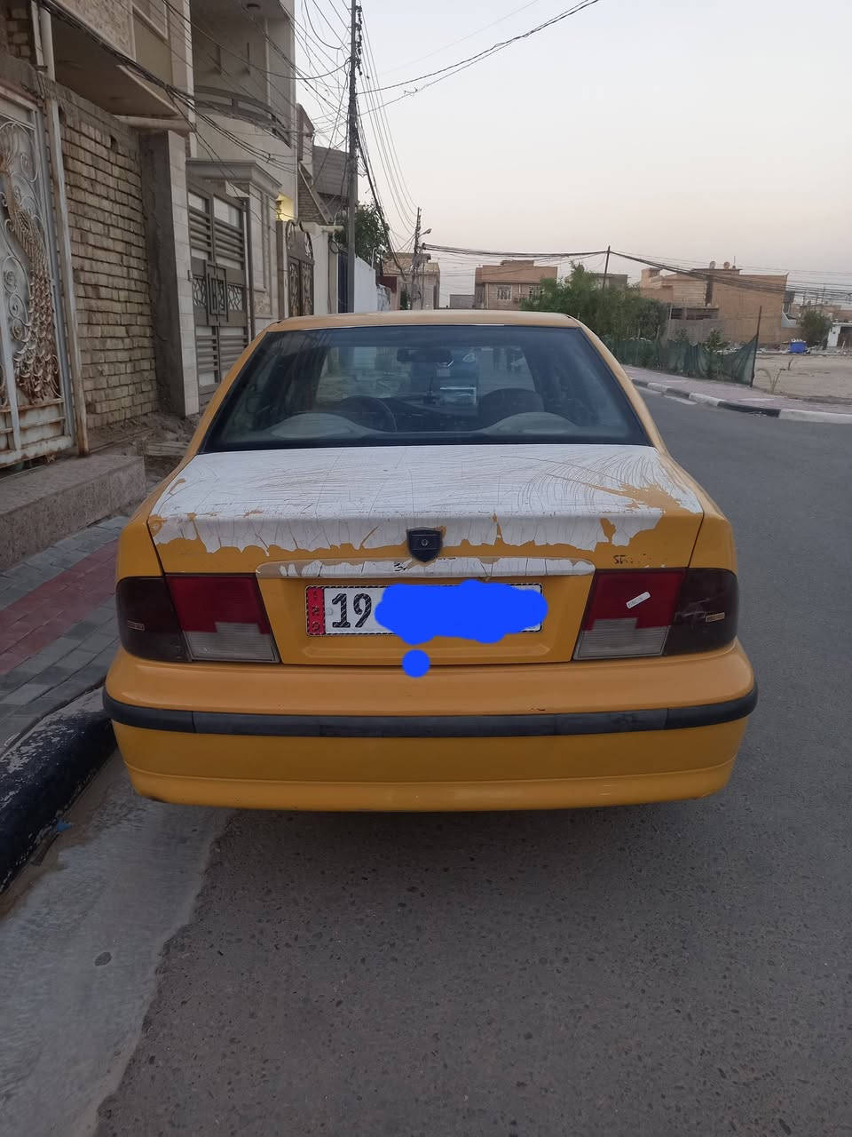 السلام عليكم..
من رخصة الادمن .. سمند ١١ للبيع او مراوس شيري A5  تكسي .
رقم كربلاء انكليزي تحويل مباشر . سيارة حاليا تشتغل لكن تحتاج تبديل كازكت وترتيب قليل للكهربائيات .. كير وكلج نظيف .
الكشر مثل ما موضح بالصور . سنويه تنتهي ٣١ . لا توجد غرامات مرور .. هيئه ستة أشهر فقط .. مكاني كربلاء .
***********
