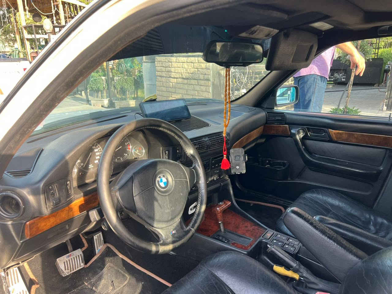 سلام عليكم 
للبيع  Bmw525  / السعر ٥٥ وبيه مجال

لون ابيض 
موديل 1990
السيارة بالكامل M كشنات ٧ قطع
گير محرك ضفيرة ملكه 2005 يعني 
انسه الحماوه سيارة تعبان عليه كلش 
تبريد ٤ قطعم ثلج 
تخم  تاير امامي خلفي جديد  اكسل ابشرط
موصفات مزوعه فول المري الداخلي والخارج تحكم 
+من تجي سيارة وراك المري تنزل وترجع
لايت زنون كهربائيات كله شغله داخل خراج
صيدلية ومعدات بالكامل موجوده 
رقم ديالى سنويه جديد رقم جديد 
شرط تحويل 
سيار بدون ضربه صبغ جمالي 
عنوان بغداد العامرية 
***********
