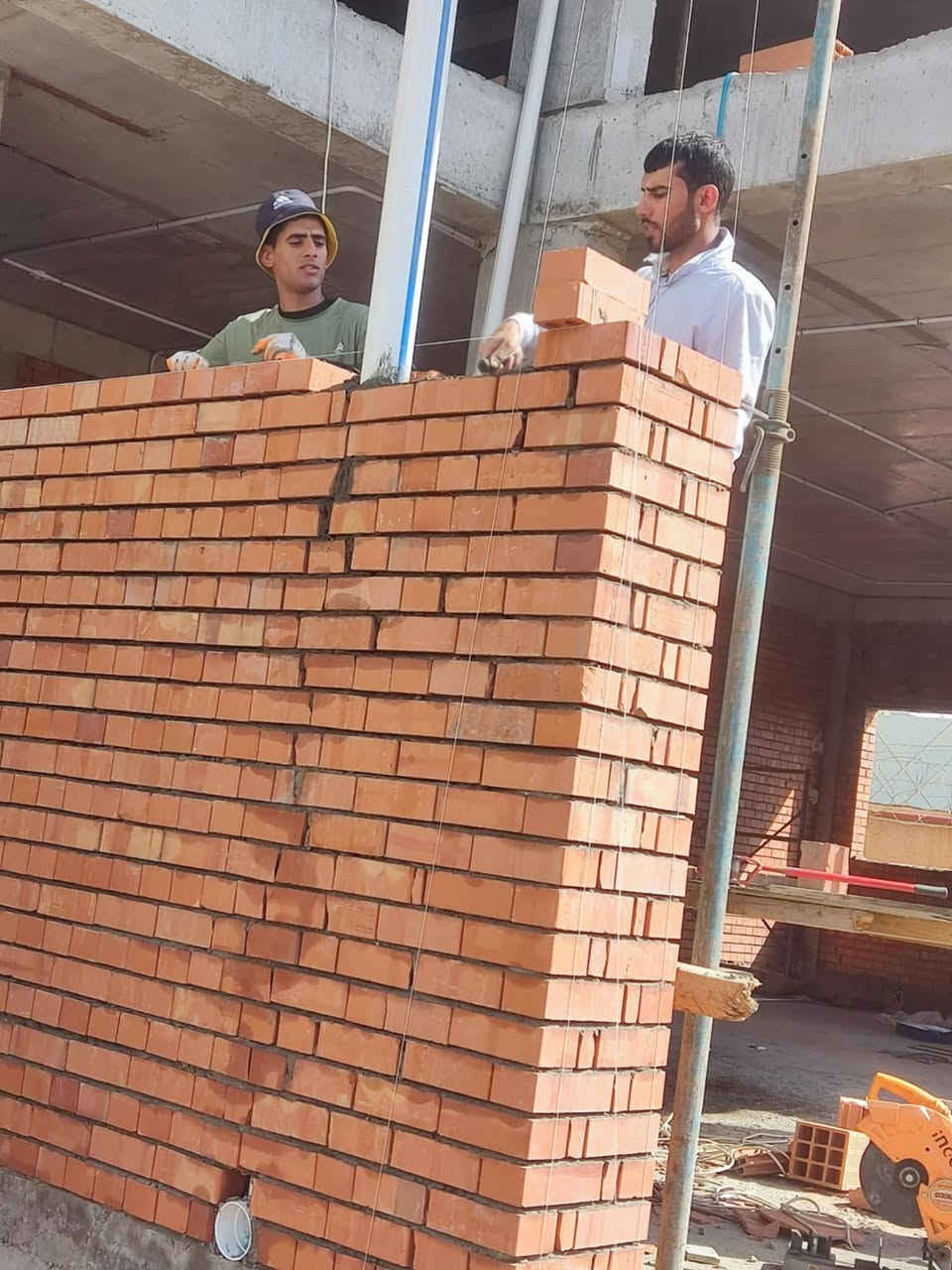 السلام عليكم السلام عليكم ورحمة الله وبركاته خلفة بناء طابوك بلوك درجة اولى شغل هندسي متفرق حاليا شغل مرتب او خير من الله اتصال على رقم *********** و اتساب ***********
