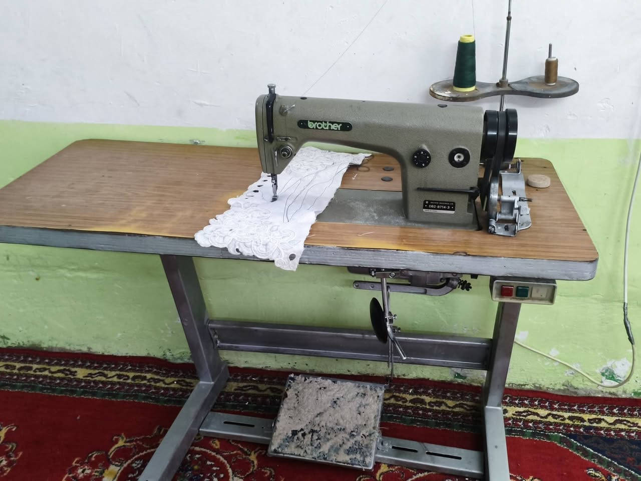 للبيع مكينة خياطة صناعية نوع برذر ياباني اصلي مؤسسة اخت الجديدة لتفاصيل السعر الاتصال على هاذه الرقم ***********
