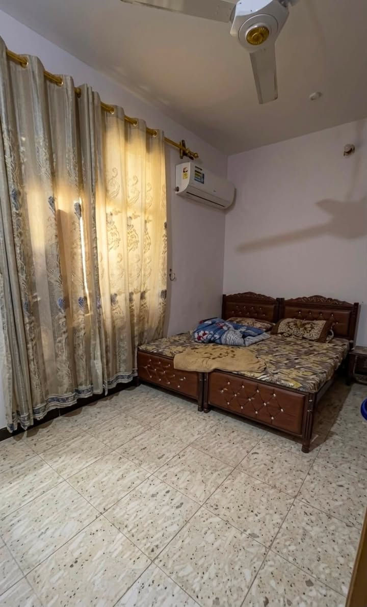 للبيع بيت
المساحة: 70 متر
الواجهة: 10
النزال: 7
الموقع: الزعفرانية – دور الشرطة
السعر: 50 وبي مجال بسيط 
طابو زراعي سند : 25

***********

