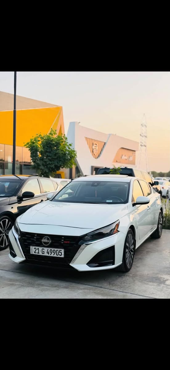 سلاوی خوای گەورەتان لی بیت 

ئاڵتیما 2023 SV PlUS ٣ پارچەی پیشۆی بۆیاخە گیڕ و مەکینەی بەشەرت و نەکراوەتۆ  
60هەزار ڕۆیشتوە سەنەوی تازەیە تاوەکو 2031 بەشەرتی تەحویل و غەرامە و وەکالە دیناری مەسرەفی تیا نیە شوین کەلار 
***********
