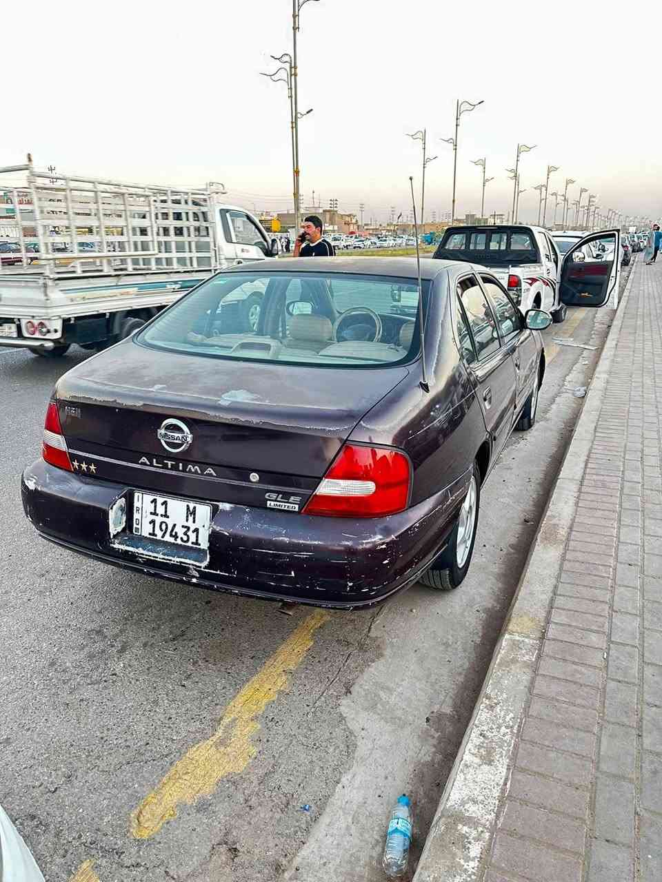 السلام عليكم للبيع فقط نيسان التيما موديل 1998 سياره مابيها اي ضربه فقط جراد تخم تاير جديد صدر امامي خلفي جديد سياره جاهزه على اخر حبايه رقم بغداد انكليزي بأسمي السعر 55 وبيها مجال *********** العنوان واسط قضاء الصويره
