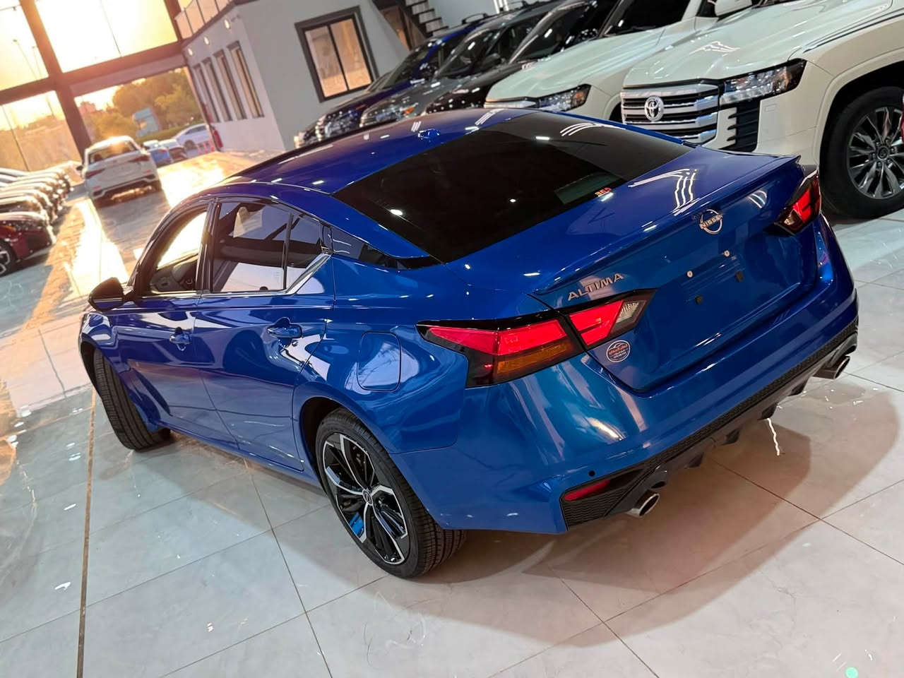 🔥 نيسان ألتيما SR Plus 2025 🔥
ماشيه 2 الف فقط يعني زيرو 
🚘 المحرك: 2.5 
⚙️ الجير: Xtronic CVT
🏁 الدفع: AWD
💺 مقاعد رياضية بتصميم SR
🖥️ شاشة وسطية مع أنظمة ترفيه واتصال
📱 Apple CarPlay وAndroid Auto
🔑 تشغيل بصمة ودخول ذكي
💡 إضاءة LED
🛞 ويل رياضية خاصة بفئة SR
📷 كاميرا خلفية وأنظمة مساعدة للسائق
❄️ تحكم أوتوماتيكي بالمناخ
🛡️ أنظمة أمان ومساعدة متطورة

والأجمل بالـ SR Plus هو التصميم الرياضي: واجهة هجومية، جنوط سبورت، داخلية مرتبة ومقاعد تعطيك إحساس رياضي وفخم.
الصبغ ربع صندوق وجاملغ خلفي فقط 
بدون ارباك والحادث جداً بسيط 
بدون رقم تترقم جميع محافظات كردستان 
المكان اربيل 
السعر 175$ وبيها مجال 
للتواصل : ***********
