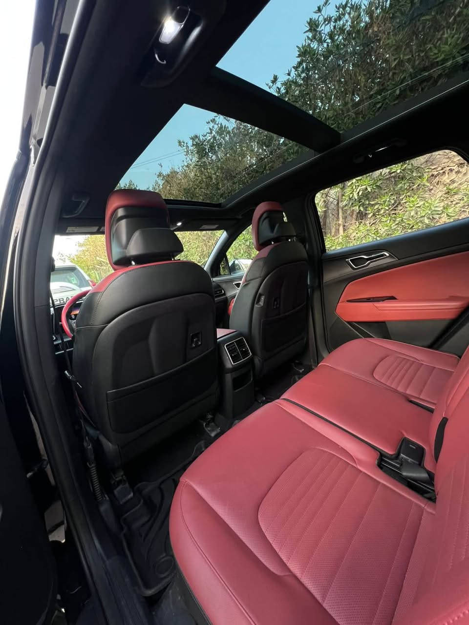 سبورتج اكس اس برستج 23
ماشيه 73 الف  مايل
الفول القفله مال موصفات 
كامرات دواره 360 
كشن تدفئه تبريد 
بنورامه 
شتريد من موصفات بيها 

الضرر موجود بسونار  وشاصي ب منشور 

السعر 180 
*********** متواجد بس وتساب
