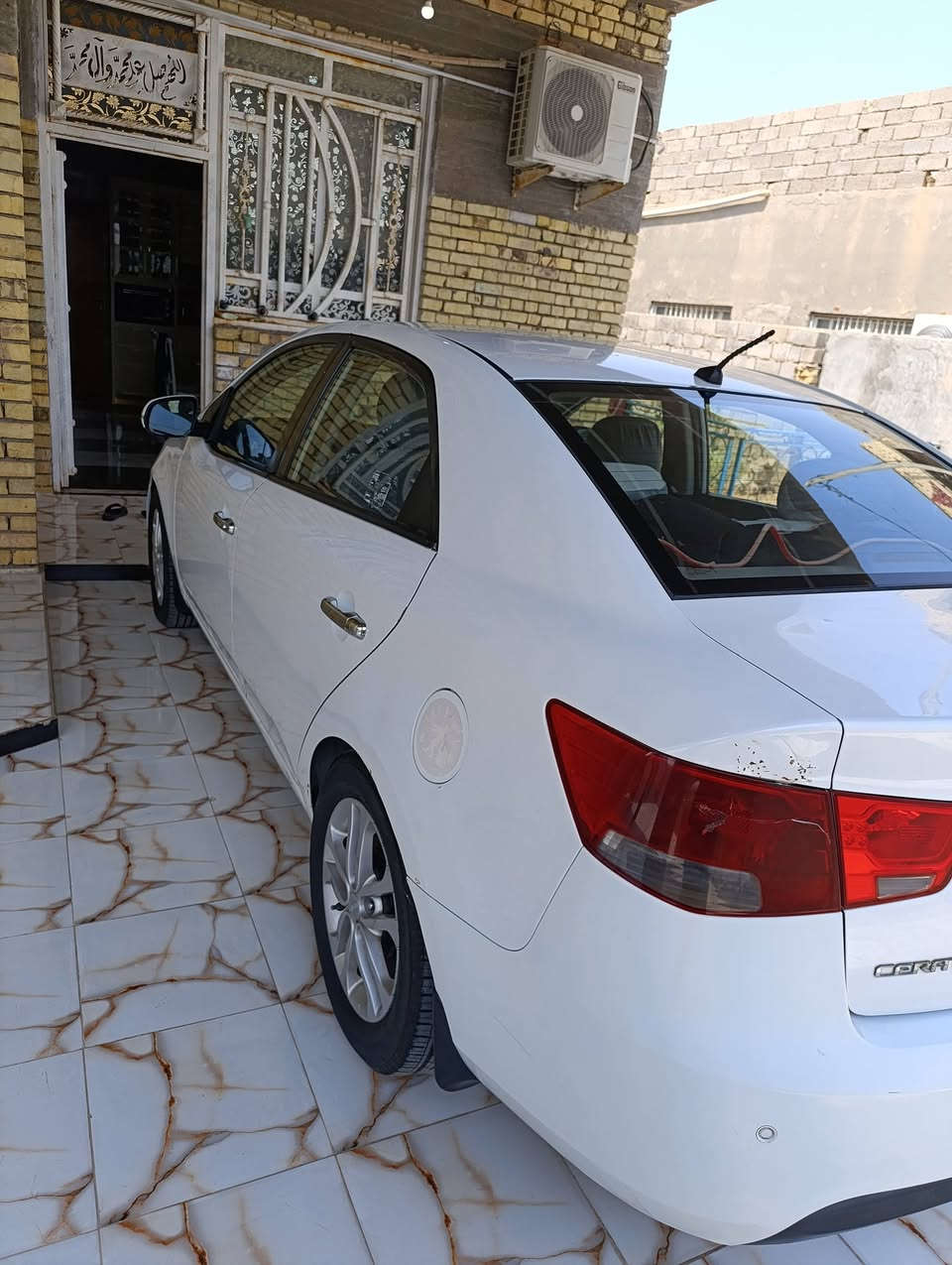 كيا سيراتو ا 2012 خليجي .بصره باسمي
السياره كير محرك مكفولات بدي مكفول 
مواصفاتها. محرك 1600دوش اشاره بالمري ست نمر..استخدام شخصي ماشيه 149حقيقي السعر 105رقم الهاتف،
078160045 او***********
