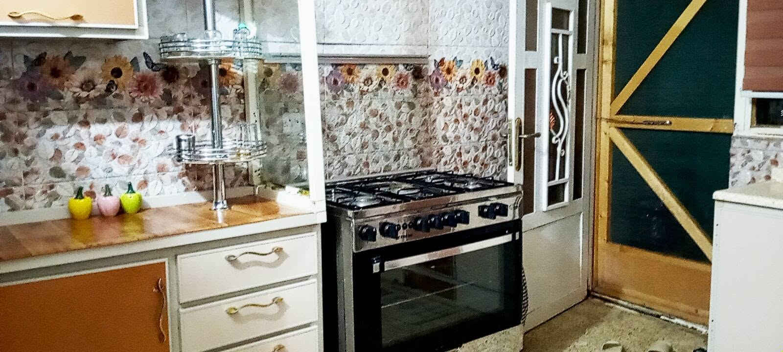 مشتمل للبيع حي الجبيريه الثانيه المساحه 125 متر طابقين 3 غرف 

  🌍 الموقع  /سامراء حي الجبيريه الثانيه 

        ■■■■■■■■■■■■■■■■■■■■■■■■
           للإستفسار أكثر يمكنم التواصل عبر رقم الهاتف 
                3323213 0772☎️  

        
  🙋‍♂️ مكتب السهل الاخضر للعقارات الضباط الثانيه 🏡
