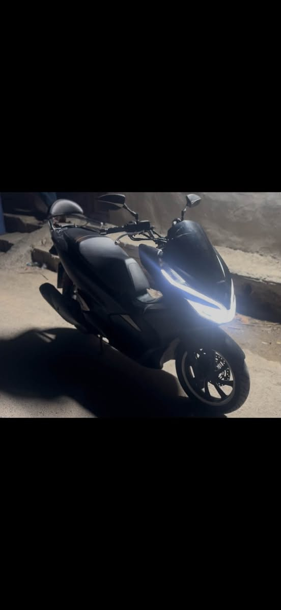 Pcx جيل الثالث كوري 2020
محرك 150 حساس ازدحام حساس استان شغالات بس حساس البانزين بي خلل من الطوافه مالته موضحهه بالفيديو  وبيه ضربه خفيفه من يم جهه تشغيل البصمه .
السعر 14 🔴
الاستفسار ***********

نص مكتوب في الصور:
- اليوم ٨:١١ م سينمائي
