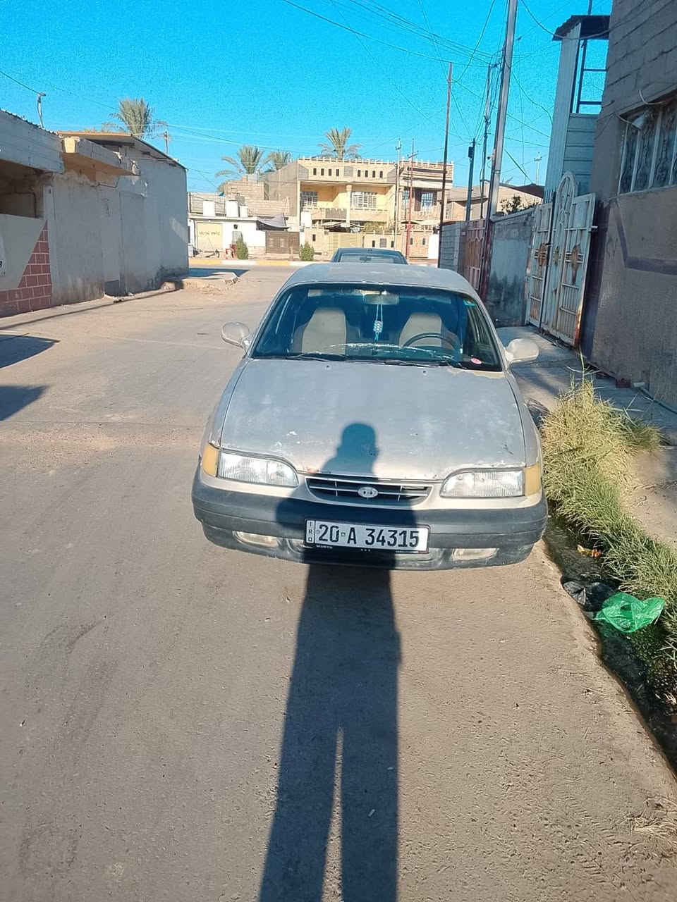 السلام عليكم سوناته موديل 93 سياره حلوه خير من الله رقم جديد صدر جديد تخم تاير جديد تبريد يشتغل السعر 35 وبيها مجال مكان سياره ديالي بعقوبه محتاجه بس صبغ  اي ستفسار تصال بلرقم ***********
