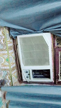 للبيع مكيف الحافظ شرط التبريد..ثلج ماداخل صيانه مكيف نضيف كلش ..السعر ...