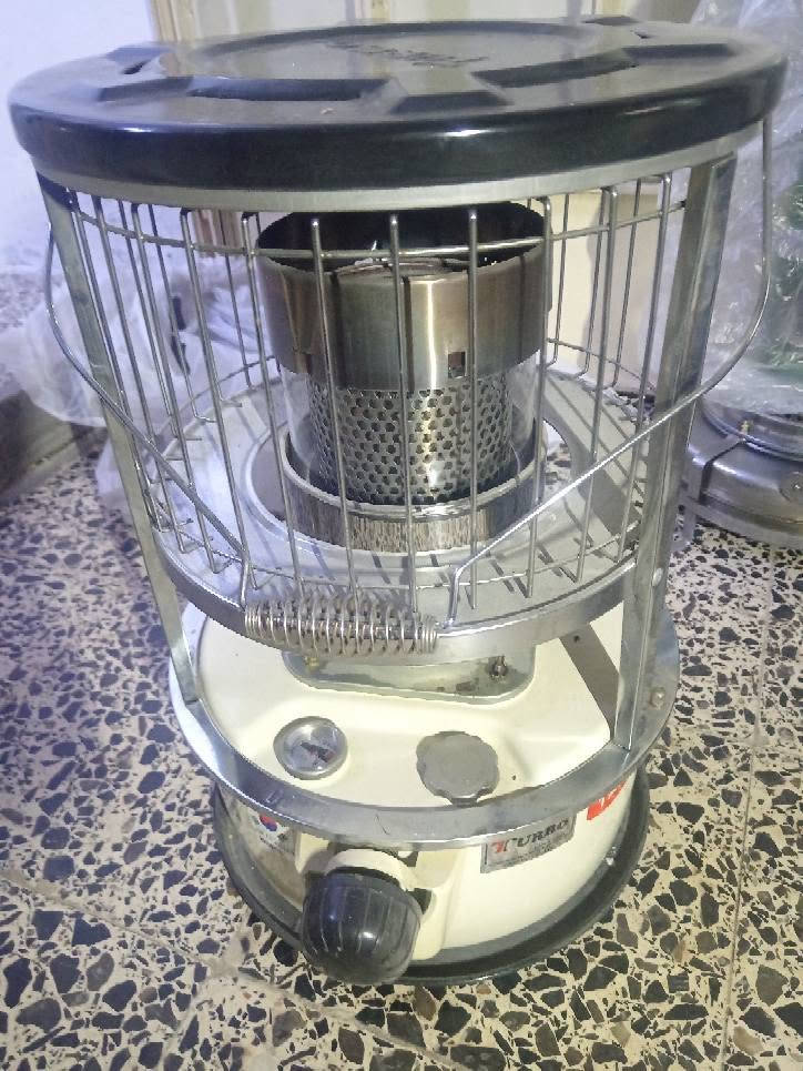 کۆمەڵیک ئەشیای ناۆماڵ بۆ فرۆشتن
زۆپای نەوت و کارەبای بە 60000 دینار
تەباخ 5 چاو بە 20000 دینار
زۆپای نەوتی یابانی خڕ 80000 دینار
زۆپای کوری = 20000 
لە سلێمانیم/ سەرچنار 
*********** السليمانية, العراق
