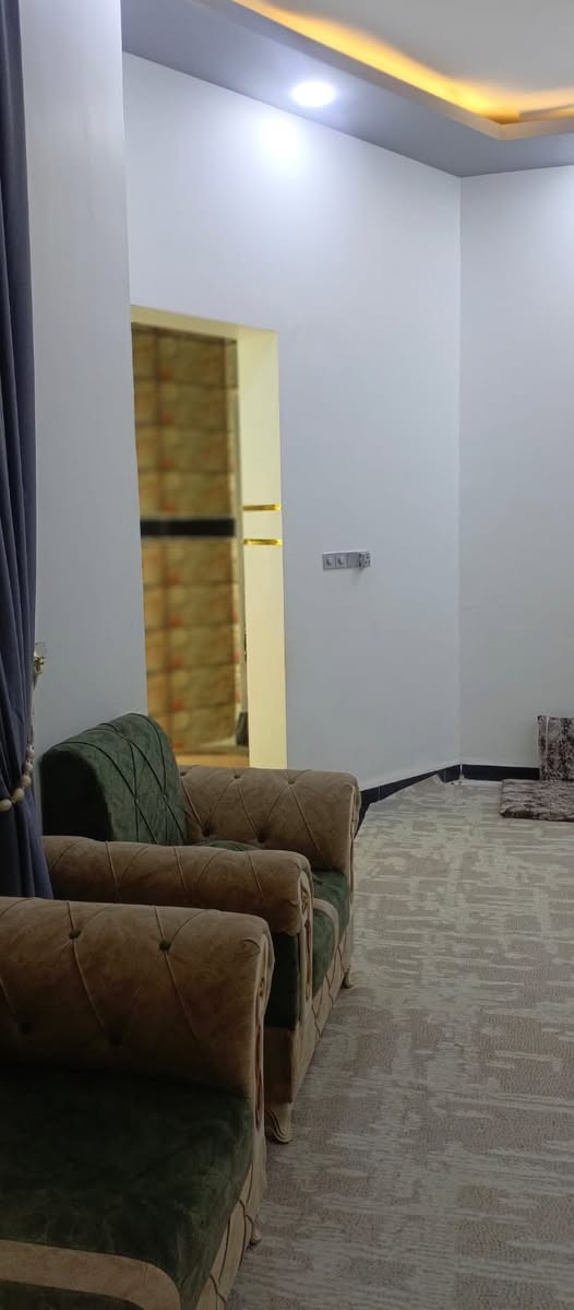 بيت زراعي بي وصل تطويب حي الشهداء كال ال نجي غرفتين صالتين استقبال صحيات داخليه اوخارجيه ***********
