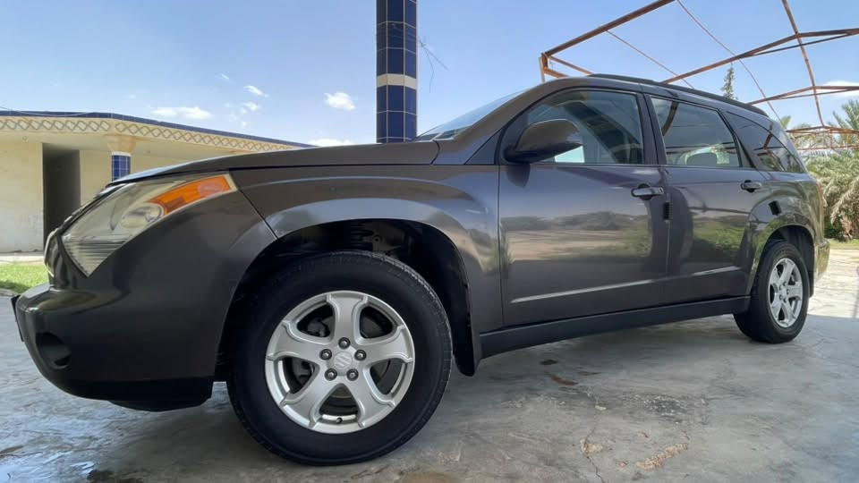 سوزوكي XL7
موديل 2008 
محرك 3600 
السياره بلاديه ومامتعوبه كير محرك تبريد كهرباىيات خير من الله على وضع الشركه 
فول مواصفات 7 راكب تبريد 3 قطع فتحه تحكمات مانع تزحلق 
شاشه كاميرا حساسات مقاعد جلد تدفئه تبريد بالمقاعد كنترول اعطال السياره جاهزه بدون نقص . عائليه وترهم خطوط 
رقم انبار بأسمي تحويل ثاني يوم . 
مكان السياره الانبار / هيت 
السعر 95 وبيه مجال لشراي 
الاستفسار ***********
