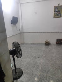 حي الحسين قرب كميل • ٦٠م • ٣ طوابق
